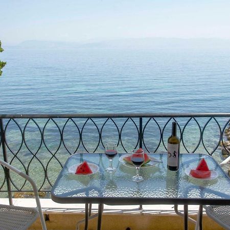 T8 Apartment On The Beach Benitses (Corfu) Exterior foto