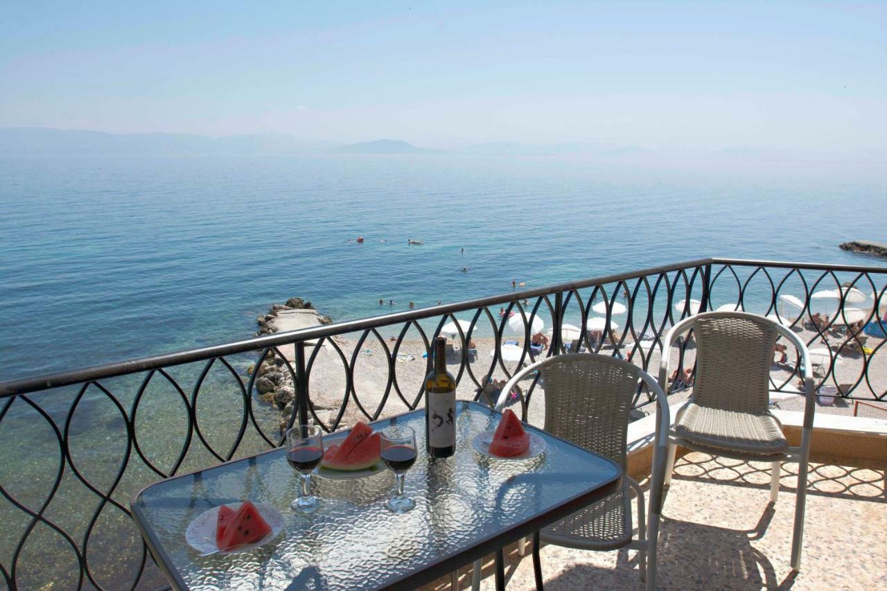 T8 Apartment On The Beach Benitses (Corfu) Exterior foto